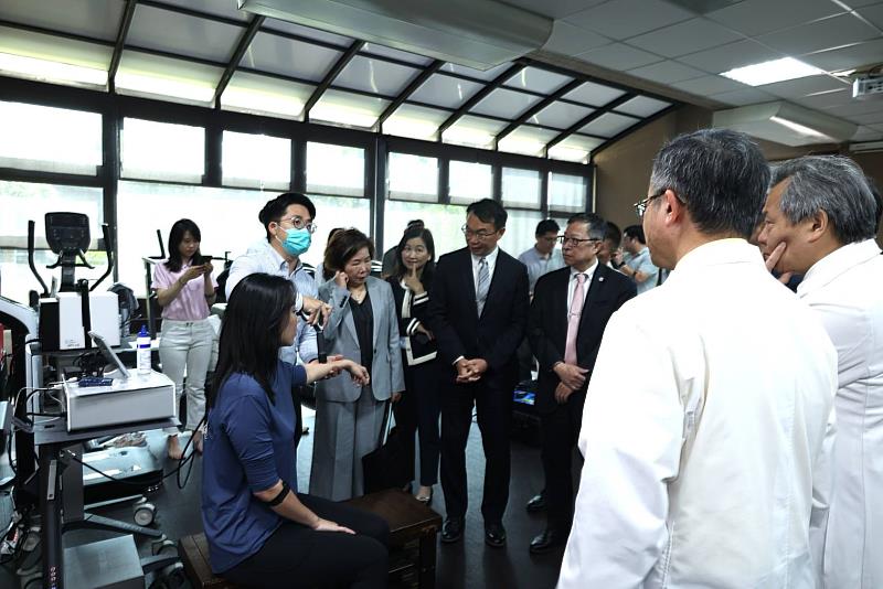 精準運動醫學暨健康促進中心運動科學儀器展示