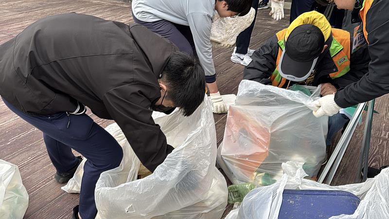 大家協助垃圾分類,打造清淨家園