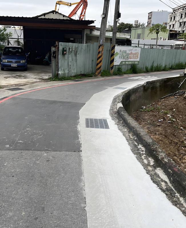 金城一路125巷新建排水溝工程。