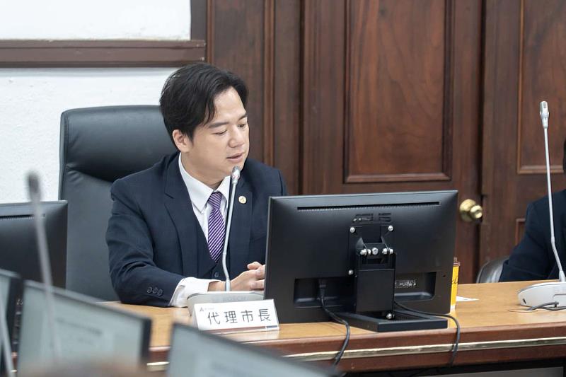 代理市長邱臣遠致詞感謝人事處同仁,期盼打造更友善的市府工作環境。
