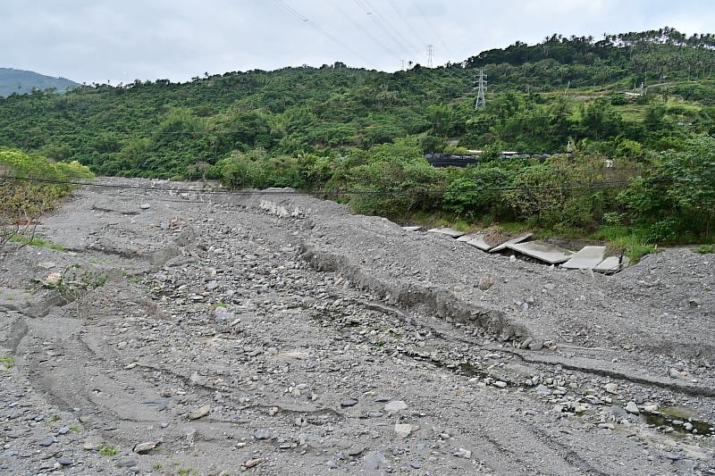 饒慶鈴視察南迴災後復建工程 把握汛期前黃金期 全力完成防洪整備 保障縣民安全