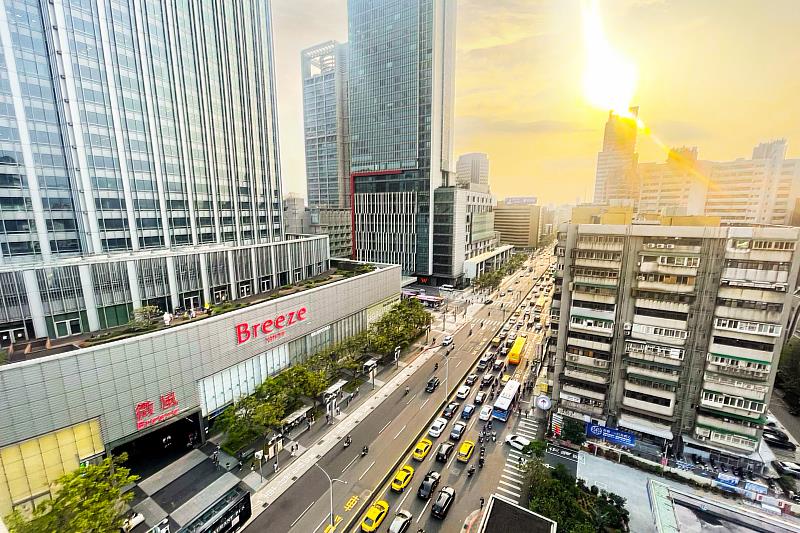 永慶房產集團分析,位於信義區的Dream Plaza周邊住宅價格高達114.1萬元,與信義區平均89.2萬元的單價相差近27.9%,差異最大。(房市示意圖)
