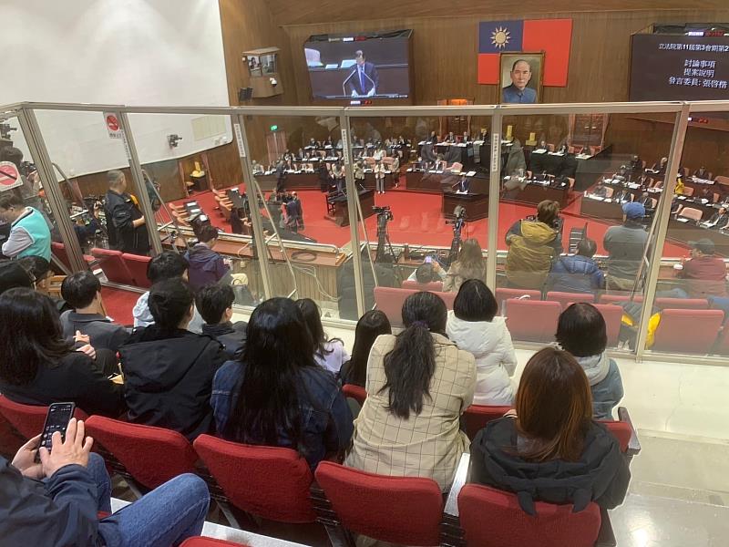 帶領兒少代表走進總統府與立法院 臺東縣府:培育具社會影響力的未來公民