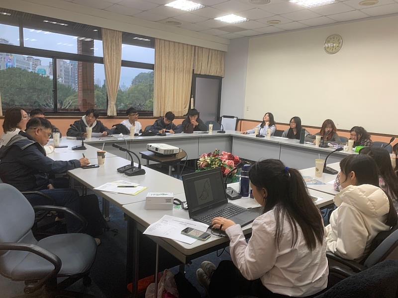 帶領兒少代表走進總統府與立法院 臺東縣府:培育具社會影響力的未來公民