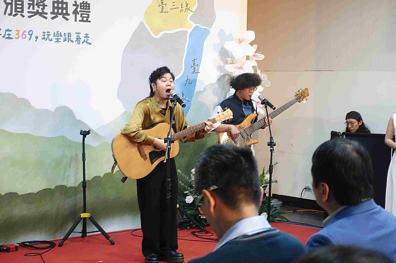 「黃子軒與山平快」樂團特別演出