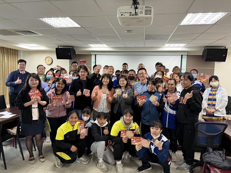 高雄市旗津醫院(委託財團法人私立高雄醫學大學經營)透過開設特別門診,為來自高雄市原鄉35位原民運動員進行全身健康檢查