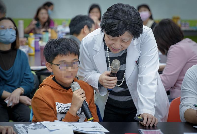 亞大副校長柯慧貞的「辨識我的誘惑是什麼？」課程，教導學員學習成為時間管理大師。