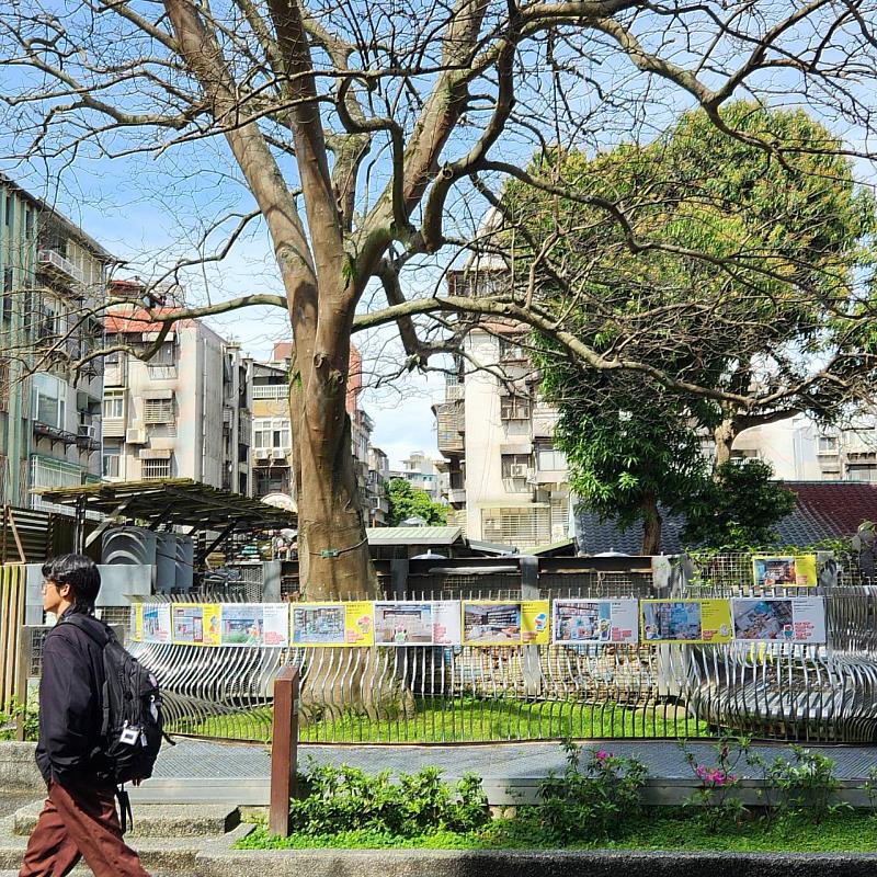 攝影展「書店即景變街景」帶民眾認識20間溫羅汀在地書店。圖/書林書店提供