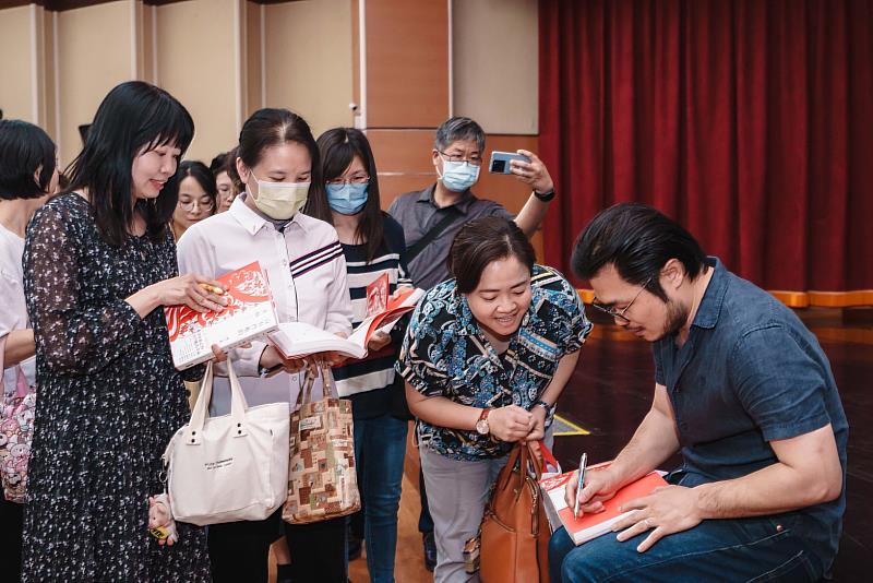 嘉義縣舉辦婦女節講座,楊士毅鼓勵女性勇敢追求幸福-2