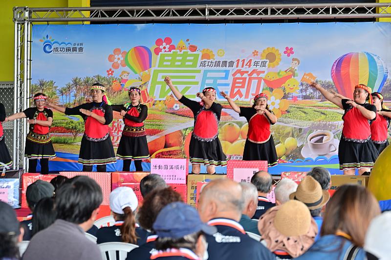 成功鎮地區今慶祝農民節 饒慶鈴表彰60位農業傑出單位及農民 盼發展各地特色農業