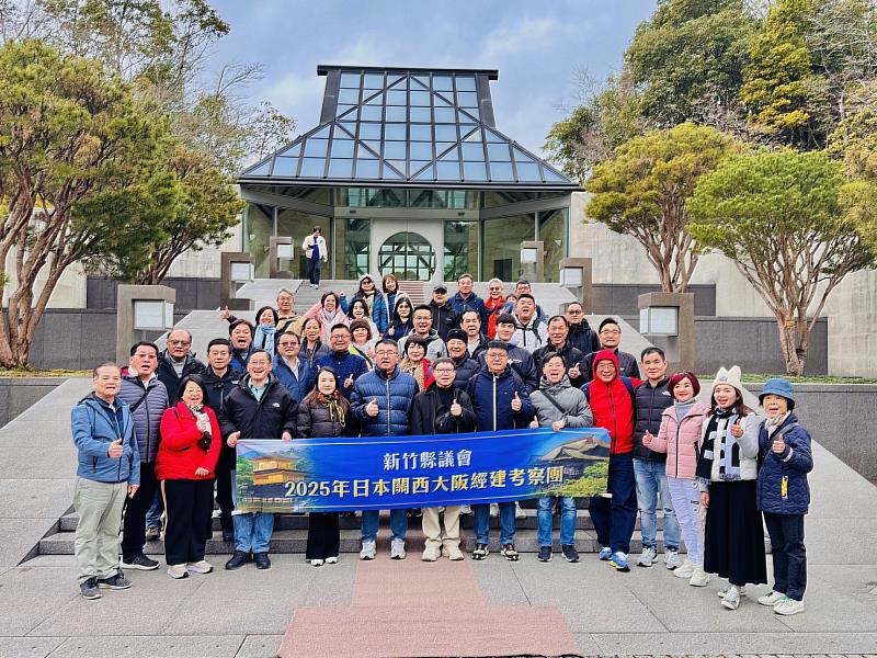 張議長與縣議會全體議員同仁合影