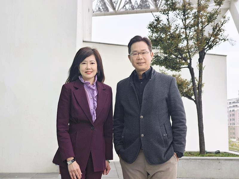 臺南市美術館第五屆董事長由游文玫接棒,知名策展人龔卓軍任館長