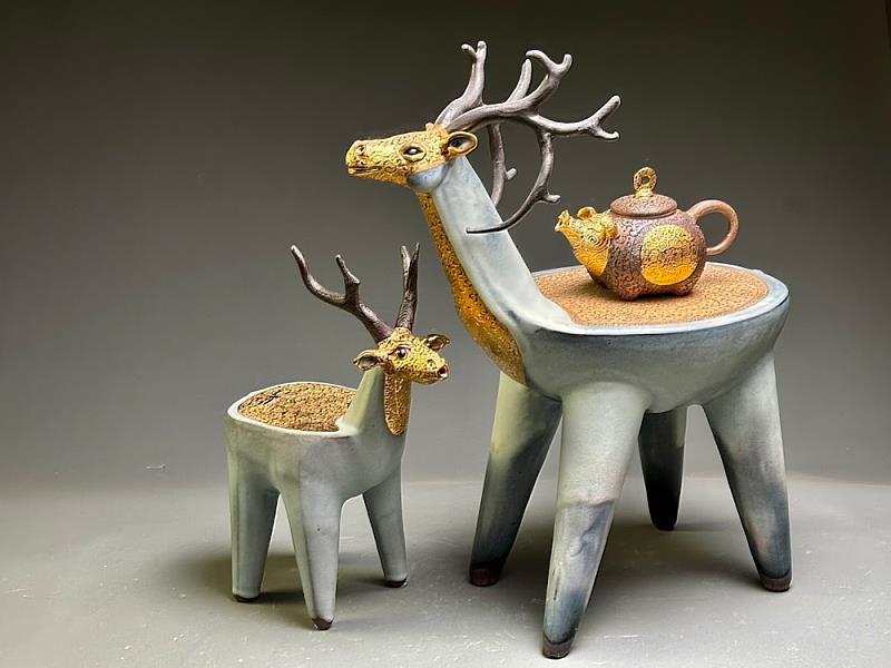 《所在 - 物件離合—許旭倫陶藝創作展》展覽創作搶先看,誠摯邀請您共賞藝術之美!本次展覽精選許旭倫老師的精彩力作,透過陶土的塑形與釉彩變幻,詮釋物件在聚與散之間的生命軌跡。歡迎親臨現場,感受陶藝與空間交織的詩意對話。