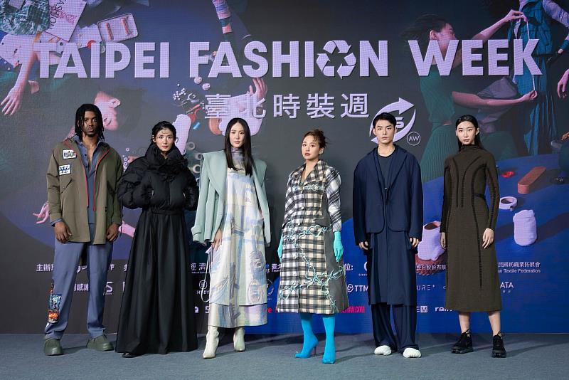 「臺北時裝週AW25」開幕秀搶先看,WEAVISM織本主義(左起)、GIOIA_PAN、UUIN、Claudia_Wang、DYCTEAM、oqLiq。_