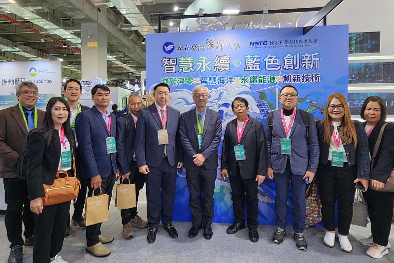 海洋大學參與第三屆「2050淨零城市展(Net Zero City Expo)」(圖為與泰國外賓合影)