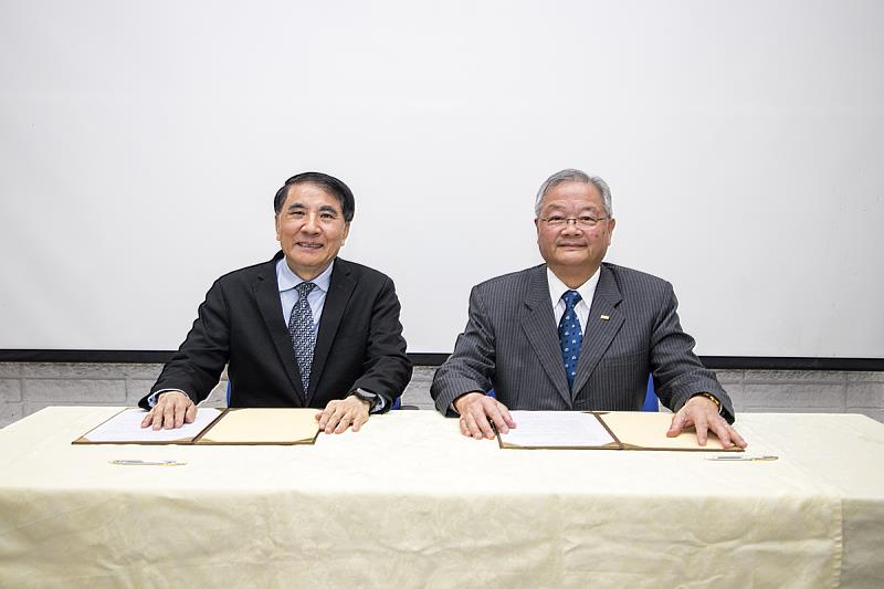本次簽約後將為有志上遊輪擔任服務人員的學生或社會人士合作開設訓練課程