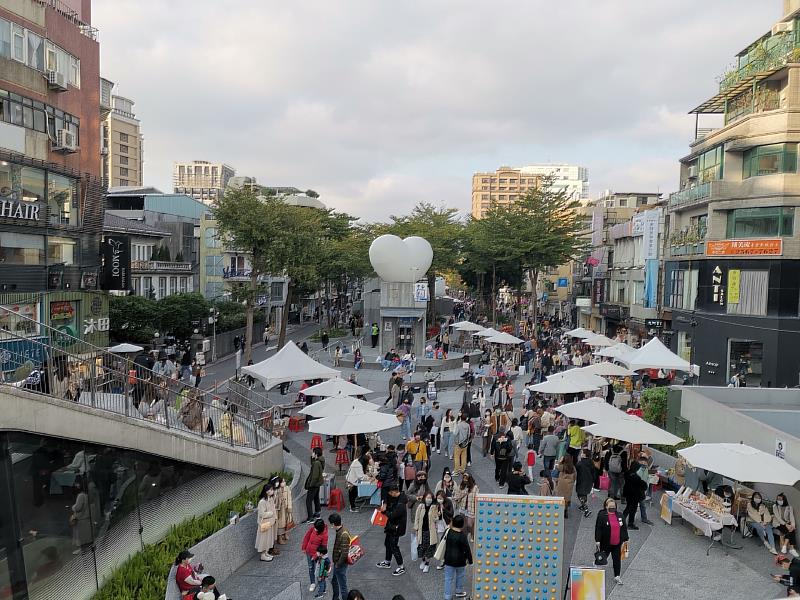 數據顯示，中山區寵物相關店數位居台北之冠，可能跟中山區小資族、單身族眾多有關係。(房市示意圖)