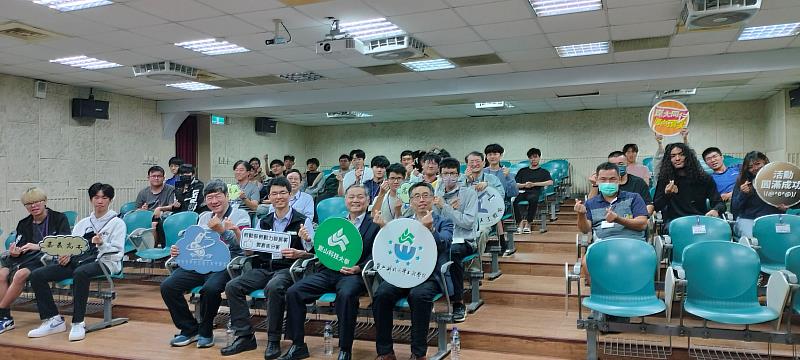 崑大機器人系協助高中職校進行機器人系統整合職類選手訓練，3月14日舉辦結訓典禮