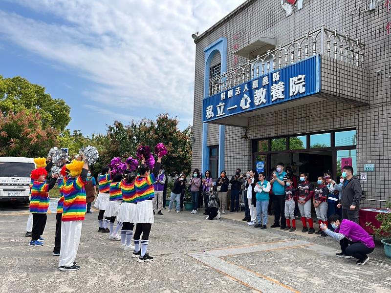 企業媒合捐335箱營養物資 嘉義縣8家身障機構受惠