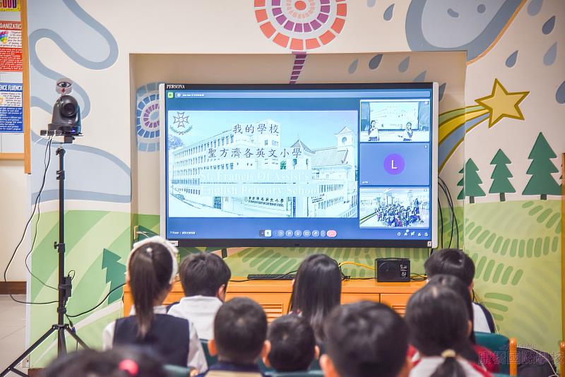 康橋青山校區三年級與香港聖方濟各英文小學交流互訪,培養學生國際溝通與待客禮儀,建立跨國友誼。