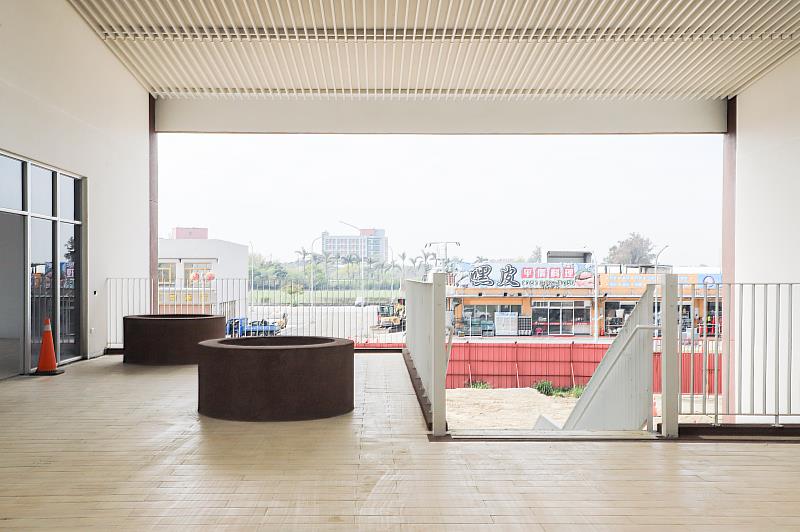 翁章梁視察嘉義縣首座兒少福利館工程進度-5