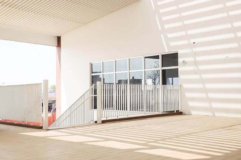 翁章梁視察嘉義縣首座兒少福利館工程進度-3