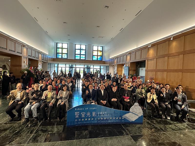 由天主教白冷會與史前館共同策展的「聖堂光影:白冷會傅義修士花東現代教堂建築展」今(21日)於史前館康樂本館第二特展室開展