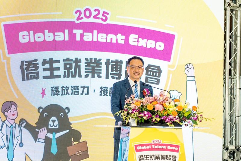 僑委會副委員長阮昭雄鼓勵僑生留臺實現理想