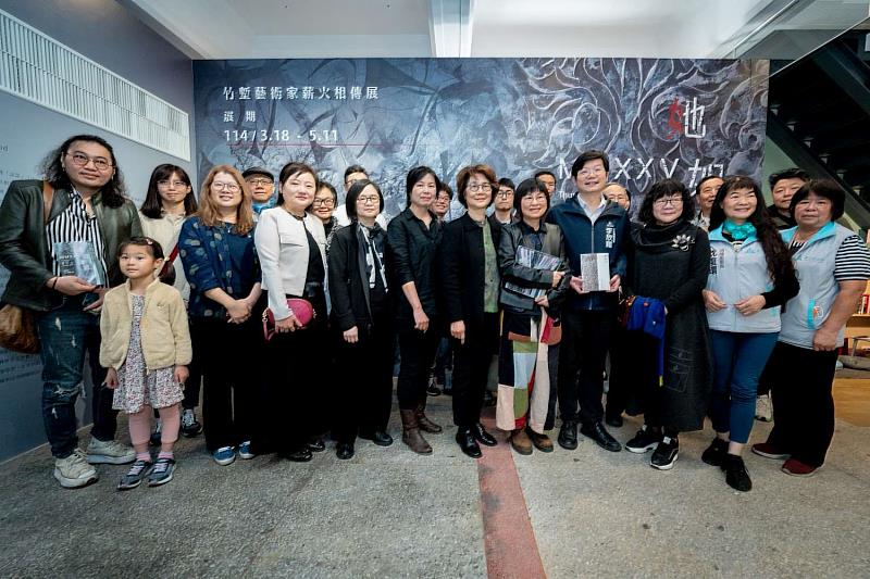 文化局副局長李欣耀與貴賓合影