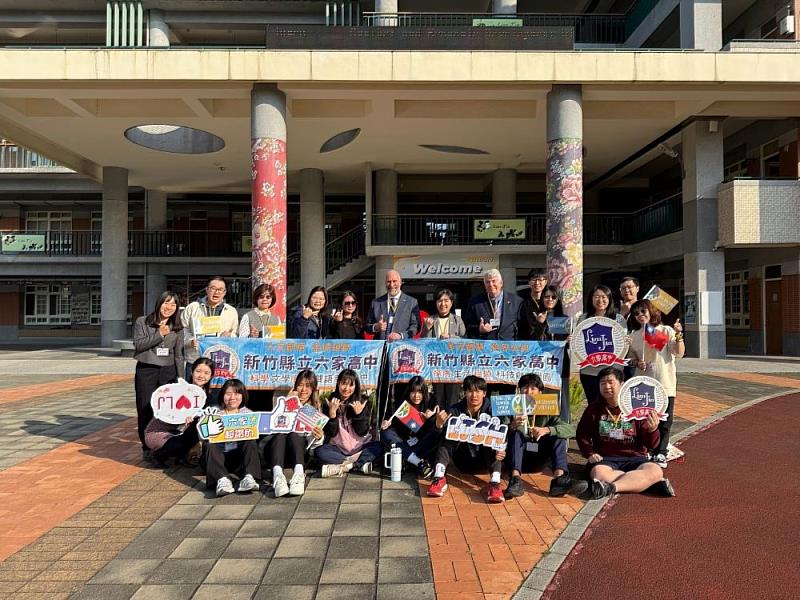 衛斯蒙市代表參訪六家高中