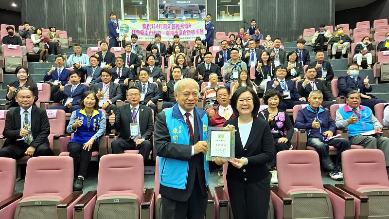 致送邱莉莉議長感謝狀
