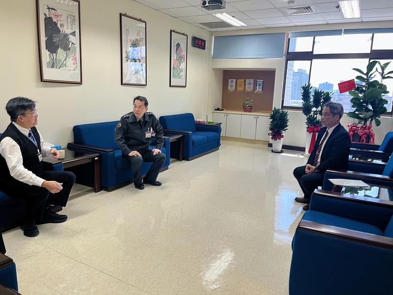 疾管署北區管制中心黃志傑副主任與陳厚全局長，拜會國軍醫院葉建志院長