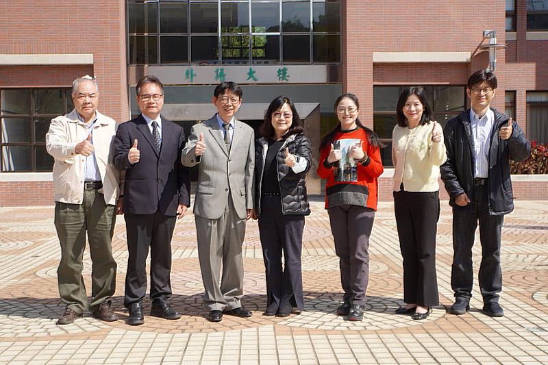 大葉大學方文昌校長(左三)歡迎學者專家蒞臨