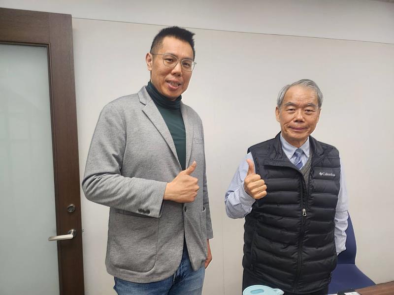 右起:台綜院吳再益院長與新北綠盟陳士章理事長合影