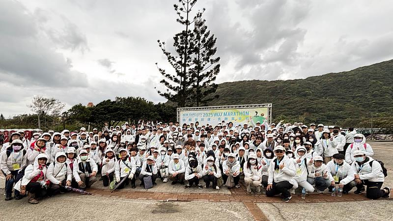 淡江大學出動280位志工投入「新北市萬金石馬拉松」服務。（圖／淡江大學提供）