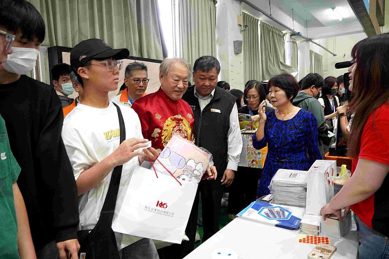 2025金蛇騰飛 蛇我其誰，正修校園徵才博覽會盛大登場。