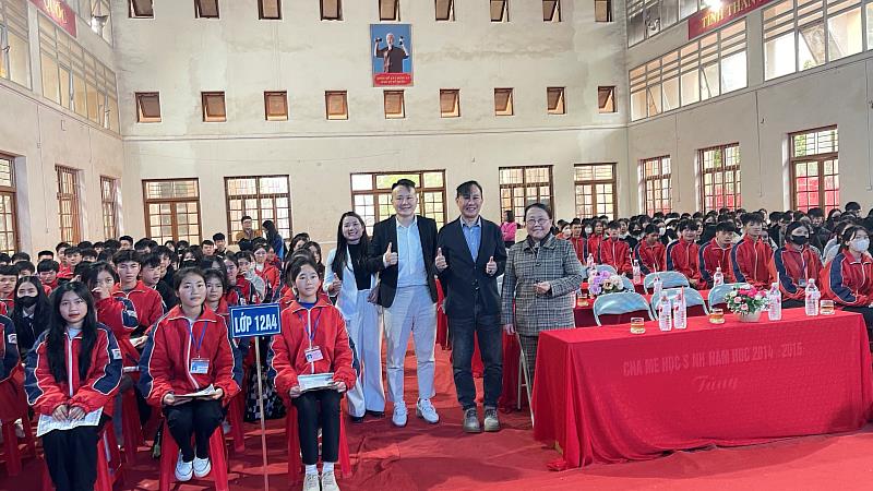 大仁科大前往越南祿平高中學校 THPT LOC BINH入校宣導「讀書改變命運、命運改變人生」