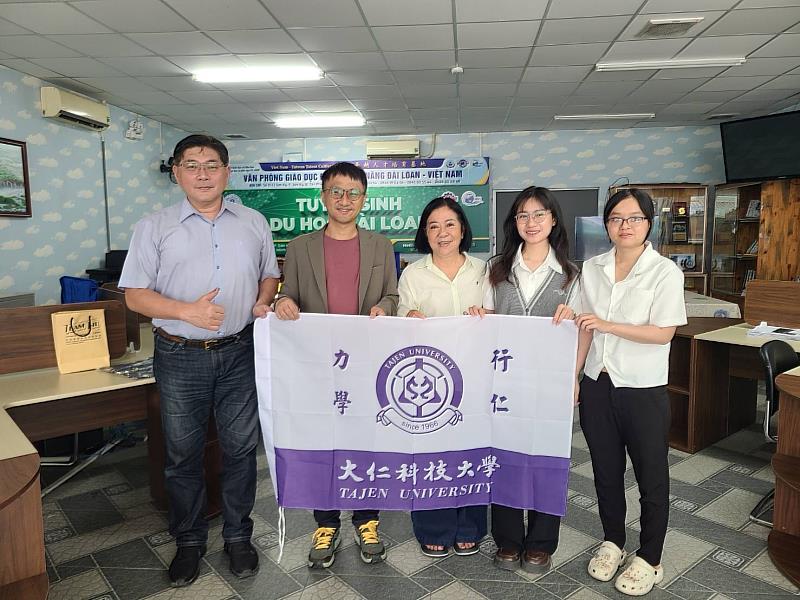大仁科大前往拜訪台灣駐胡志明市新型專班人才培訓基地