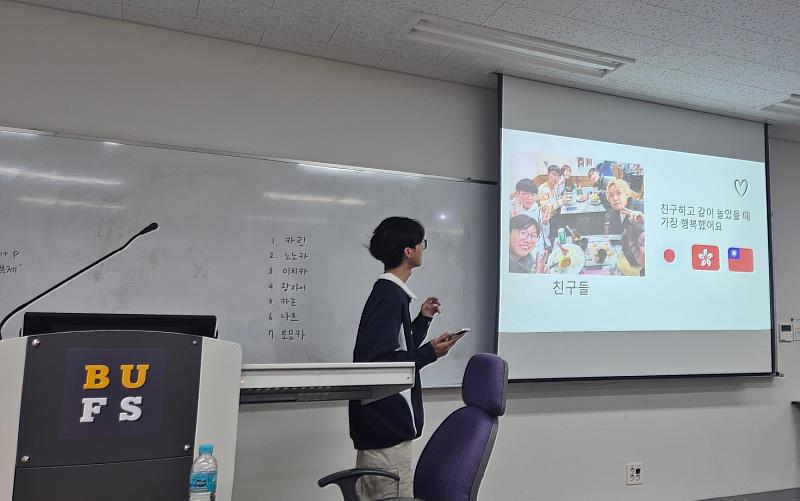南大學生以全韓文進行簡報與口試，檢視學習成果