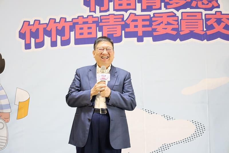 新竹縣長楊文科鼓勵青年勇於嘗試、擁抱挑戰，更要具備「跳下懸崖的決心，跳下去的必定會掀起一陣風」的膽識與魄力。