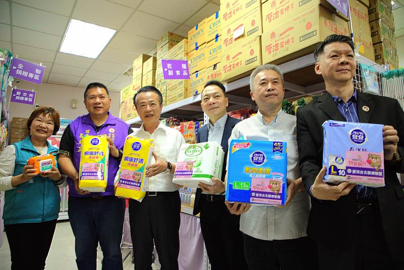 臺灣台北醫療聯盟送愛到「嘉」捐贈嘉義縣物資銀行照護物資