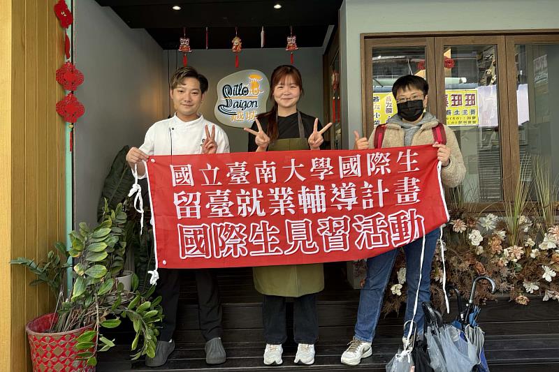 南大國際生透過越橙河粉麵館認識餐飲業如何結合在地文化與管理思維進行日常經營