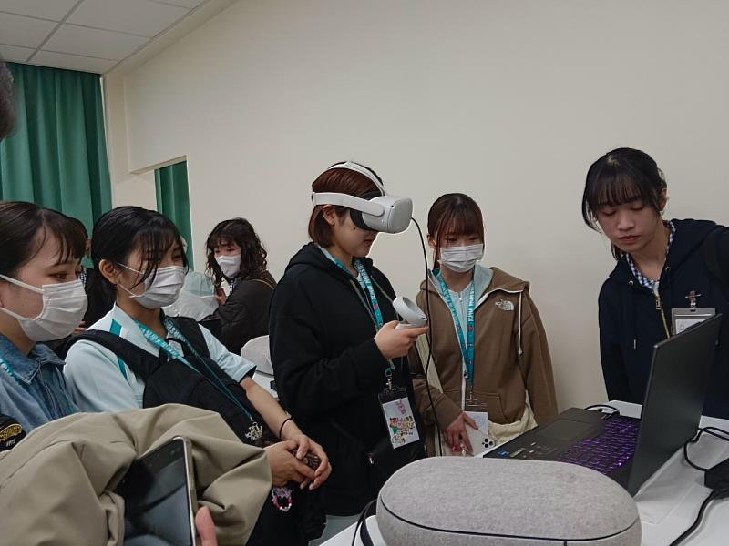 大南方咀嚼吞嚥健康產業人才培育基地體驗老人照護VR課程