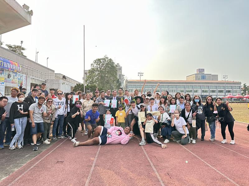 大仁科大第47屆校慶運動會頒獎-全體師生合影