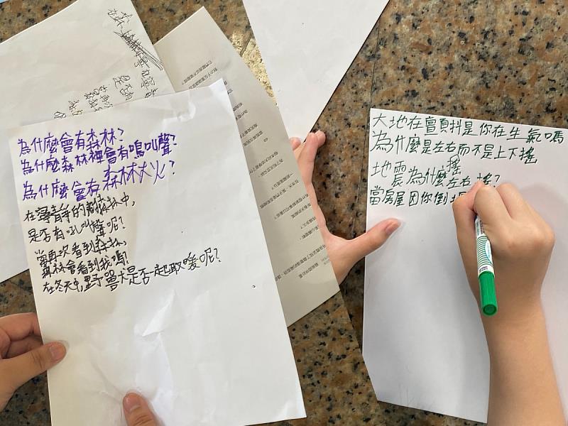 藝術陪伴計畫希望透過戲劇，引導孩子學習表達與釋放情緒，在故事與互動中重拾安心