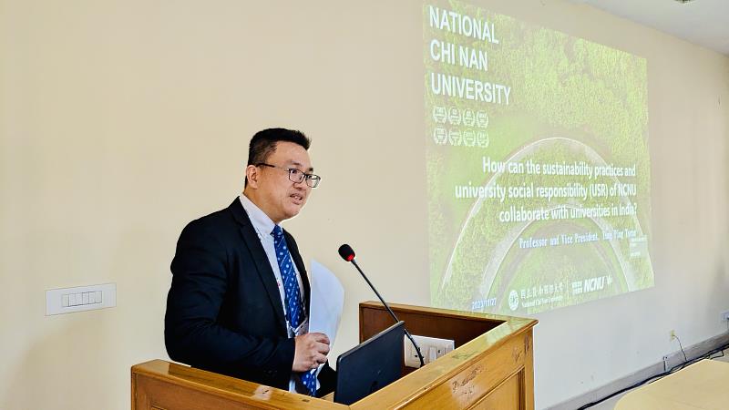 暨大副校長曾永平受邀校長論壇提及透過在大學社會責任、地方創生、高齡照護、與永續旅遊等實踐,如何與印度大學共創合作機會,攜手回應全球永續發展目標(SDGs)。