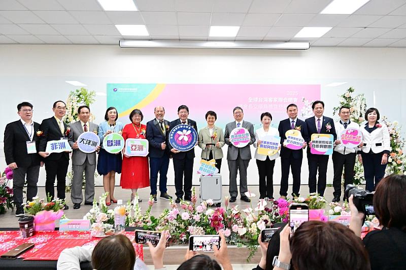 官網DSC_4999與會的桃竹竹苗中五縣市及全球客家領袖共同提出「全球客家五大宣言」