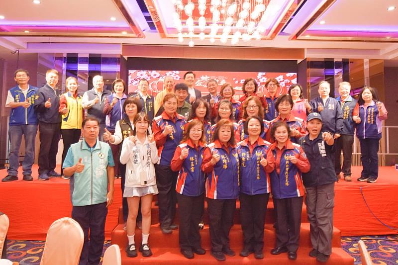 114年新北市義消總隊防宣大隊顧問團聯誼暨大中分隊表揚活動大合照。