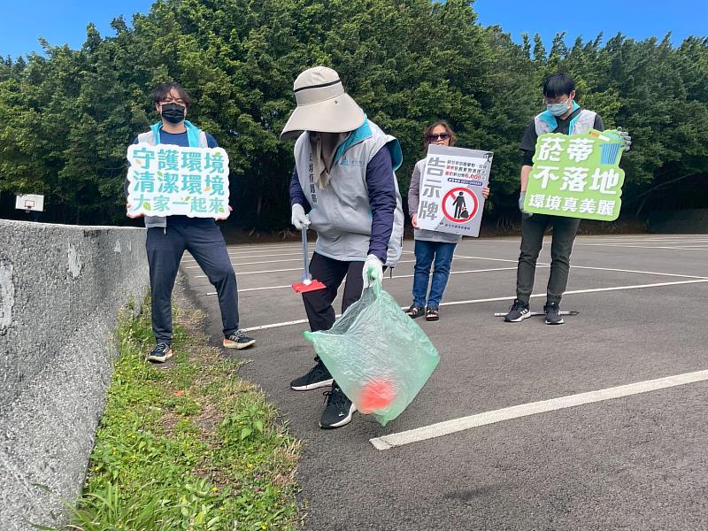 宣導垃圾不落地。
