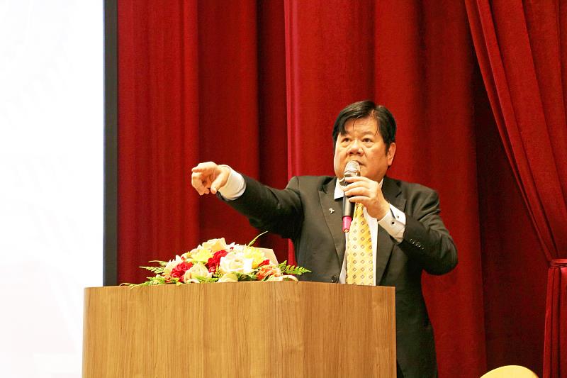 洪明奇校長竭誠歡迎有志者加入本校醫療體系的團隊,開創個人職涯及全方位醫療照護的美好未來。